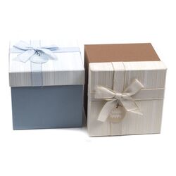 Коробка для подарка картонная 23*23*20 см (арт. PK16055-1, код 222735)