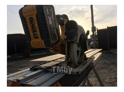 Бесщеточная дисковая ручная пила DEWALT 54 В XR FLEXVOLT 5800 об./мин. DCS576N-XJ