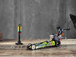Конструктор Lego Technic Драгстер 42103