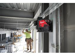 Аккумуляторный мультилинейный лазерный нивелир M12 3PL-401C (Li-Ion 4 Ач) MILWAUKEE 4933478102