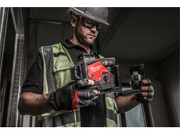 Аккумуляторный мультилинейный лазерный нивелир M12 3PL-401C (Li-Ion 4 Ач) MILWAUKEE 4933478102