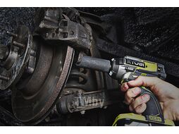 Аккумуляторный ударный гайковерт RYOBI R18IW7-0 (без батареи)