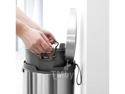 Мусорное ведро Brabantia FlatBack+ с защитой от отпечатков / 482021 (40л, стальной матовый)