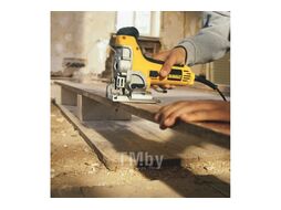 Лобзик с корпусной рукояткой DEWALT 701 Вт DW333K-QS