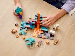 Конструктор Lego Minecraft Искаженный лес / 21168