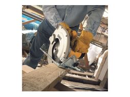 Дисковая ручная пила 1750 Вт DEWALT D23700-QS
