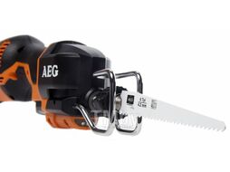 Пила сабельная AEG US 400 XE