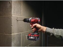Аккумуляторная дрель-шуруповерт MILWAUKEE M18 BPD-0 4933443500