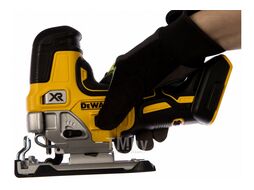 Бесщёточный лобзик с корпусной рукояткой маятник DEWALT 18 В XR DCS335N-XJ