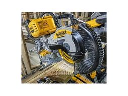 Бесщеточная торцовочная пила DEWALT 54 В XR FLEXVOLT 4000 об/мин DCS727N-XJ