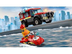 Конструктор Lego City Police Пожарное депо 60215