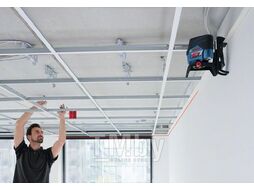 Нивелир лазерный BOSCH GCL 2-50 C со штативом и держателем в кор. (проекция: крест, до 50 м, +/- 0.30 мм/м, резьба 1/4")