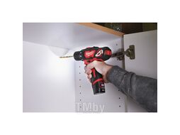 Аккумуляторная дрель-шуруповерт MILWAUKEE M12BDD-402С (Li-Ion4Ач) 4933441925