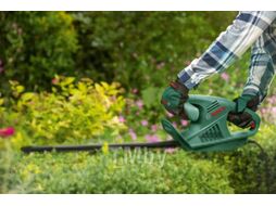 Кусторез электрический BOSCH EasyHedgeCut 45 (450 Вт, длина ножа 500 мм, шаг ножа: 16 мм, вес 2.7 кг)