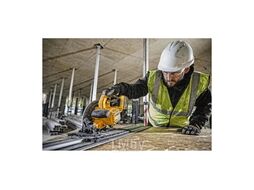 Дисковая пила под шину DEWALT 54 В XR FLEXVOLT DCS579N-XJ