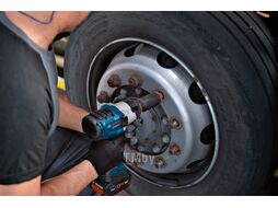 Гайковерт аккумуляторный ударный GDS 18V-1050 H (2акк 5,0A/h GAL 18V-40) L-Boxx 0.601.9J8.522 BOSCH