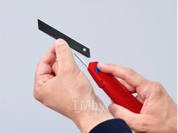 Нож универсальный CutiX, 165 мм, для стандартных лезвий на 18 мм KNIPEX 9010165BK