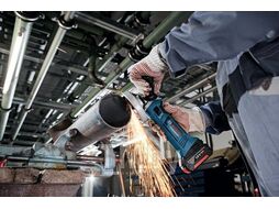 УШМ (болгарка) аккумуляторная BOSCH GWS 18-125 V-LI в кор. (18.0 В, БЕЗ АККУМУЛЯТОРА, диск 125х22.0 мм) (060193A307)