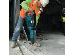 Отбойный молоток MAKITA HM 1214 C (1510 Вт, 19.9 Дж, 1900 уд/мин, патрон SDS-MAX, вес 12.3 кг)
