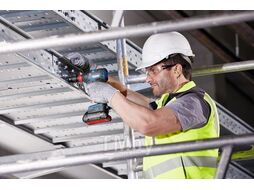 Аккум. ударный гайковерт BOSCH GDX 18V-200 C L-BOXX (18.0 В, 2 акк., 5.0 А/ч Li-Ion, посадочн. квадрат 1/2, внутр. шестигр. 1/4 ", 200 Нм, вес 1.7 кг)