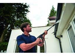 Очиститель высокого давления BOSCH UniversalAquatak 130 (1.70 кВт, 130 бар, 380 л/ч, возможность забора воды из бочки: Да, рабочая температура воды: д