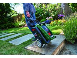 Очиститель высокого давления BOSCH UniversalAquatak 130 (1.70 кВт, 130 бар, 380 л/ч, возможность забора воды из бочки: Да, рабочая температура воды: д