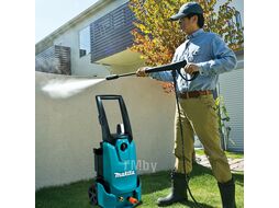 Очиститель высокого давления MAKITA HW 1200 (1.80 кВт, 120 бар, 420 л/ч, возможность забора воды из бочки: Да, рабочая температура воды: до 40 гр)