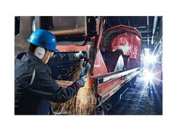 УШМ (болгарка) одноручная BOSCH GWS 19-125 CI в кор. (1900 Вт, диск 125х22 мм, вибро, плавный пуск, регул. об.) (060179N002)