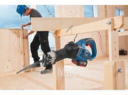 Аккум. сабельная пила BOSCH GSA 18V-32 в кор. + 2 пильных полотна (18.0 В, БЕЗ АККУМУЛЯТОРА, дерево до 230 мм, металл до 20 мм)