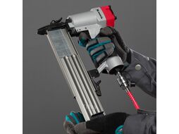Нейлер пневматический для гвоздей от 10 до 50 мм MATRIX 57410