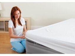 Надувная кровать Intex Queen Comfort Elevated 64164ND (152x203x51, встроенный электронный насос)