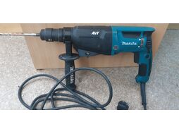 Перфоратор MAKITA HR 2631 FT в чем. (800 Вт, 2.4 Дж, 3 реж., патрон SDS-plus, ЗВП в комплекте, вес 2.8 кг)