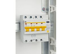 Выключатель автом. дифф. тока IEK АД14 MAD10-4-025-C-030 25A тип C 4.5kA 30мА AC 4П 230/400В 5мод белый