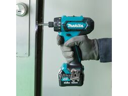 Аккум. шуруповерт MAKITA DF 033 DWAE в чем. (12.0 В, 2 акк., 2.0 А ч Li-Ion, 2 скор., 35 Нм, шурупы до 8 мм)