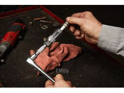 Головка торцевая свечная 3/8"-14мм (длина: 68мм, резиновый фиксатор, штампованные размеры, отверстие под штифт, зона с насечками) MILWAUKEE 4932480679
