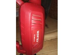 Триммер Wortex TE 3813-2 S в кор. (1.30 кВт, 37 см леска, 25.5 см нож, с ножом и головкой, плавный пуск, вес 5.3)