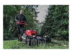 Аккумуляторная самоходная газонокосилка M18F2LM53-122 MILWAUKEE 4933479585