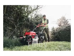 Аккумуляторная самоходная газонокосилка M18F2LM53-122 MILWAUKEE 4933479585
