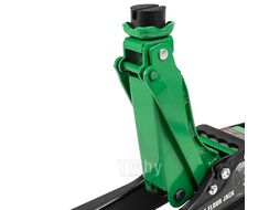 Домкрат подкатной гидравлический низкопрофильный с поворотной ручкой 3т RockFORCE RF-TR8204