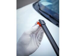 Щетка стеклоочистителя бескаркас SILICONE 430мм (17 ) 5 адаптеров AIRLINE AWBBS005