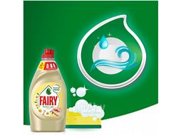 Средство для мытья посуды Fairy Нежные руки. Ромашка и витамин Е (900мл)