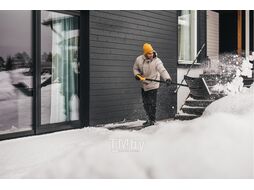 Скрепер для снега Solid FISKARS 1052526