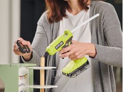 Термоклеевой пистолет RGLU18-0 RYOBI 5133005717