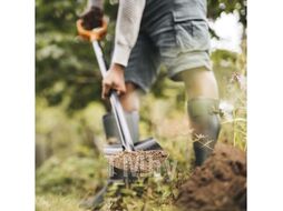 Лопата штыковая FISKARS Solid