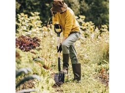 Лопата штыковая деревянная Solid FISKARS