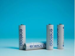 Комплект аккумуляторов Panasonic Eneloop AA 2000 / BK-3MCDE/4BE (4шт)