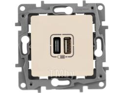 Розетка Legrand Etika 672336