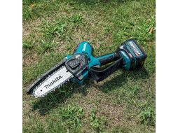 Пила цепная аккумуляторная (40V / без АКБ и ЗУ / Шина 15 см) MAKITA UC029GZ01