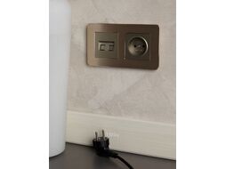 Рамка для выключателей и розеток IEK Brite BR-M22-M-21-K37 (металл/шампань)