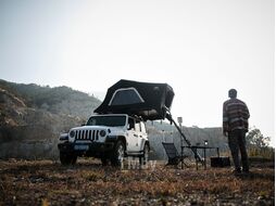Палатка на крышу автомобиля Voyager 160 Pro Wild Land 900008-0002-0001